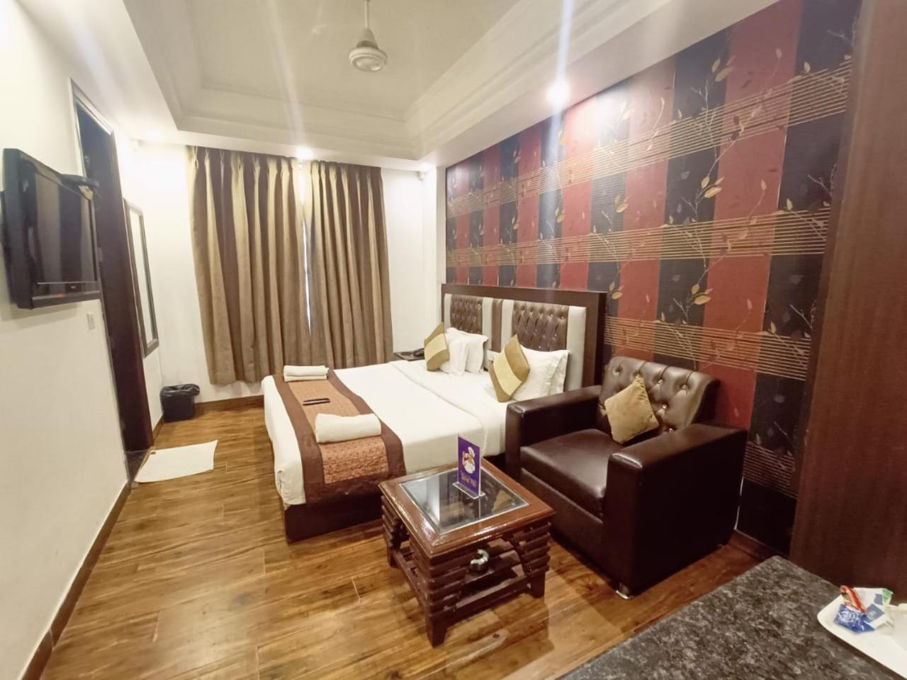 Hotel Waterfall Paschim Vihar Delhi Ngoại thất bức ảnh
