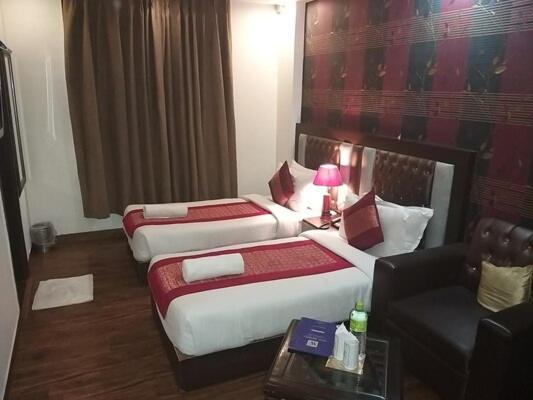 Hotel Waterfall Paschim Vihar Delhi Ngoại thất bức ảnh