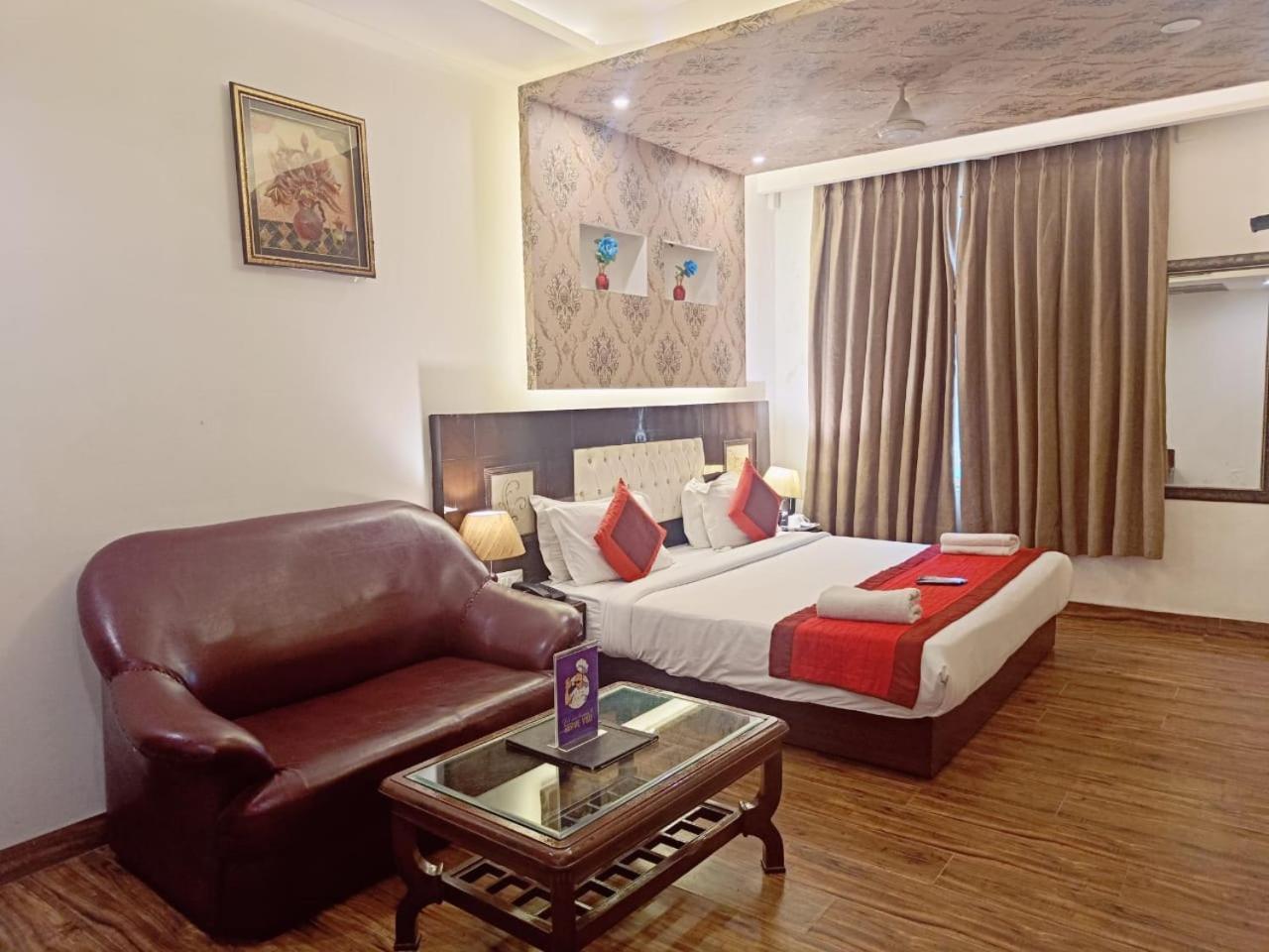 Hotel Waterfall Paschim Vihar Delhi Ngoại thất bức ảnh